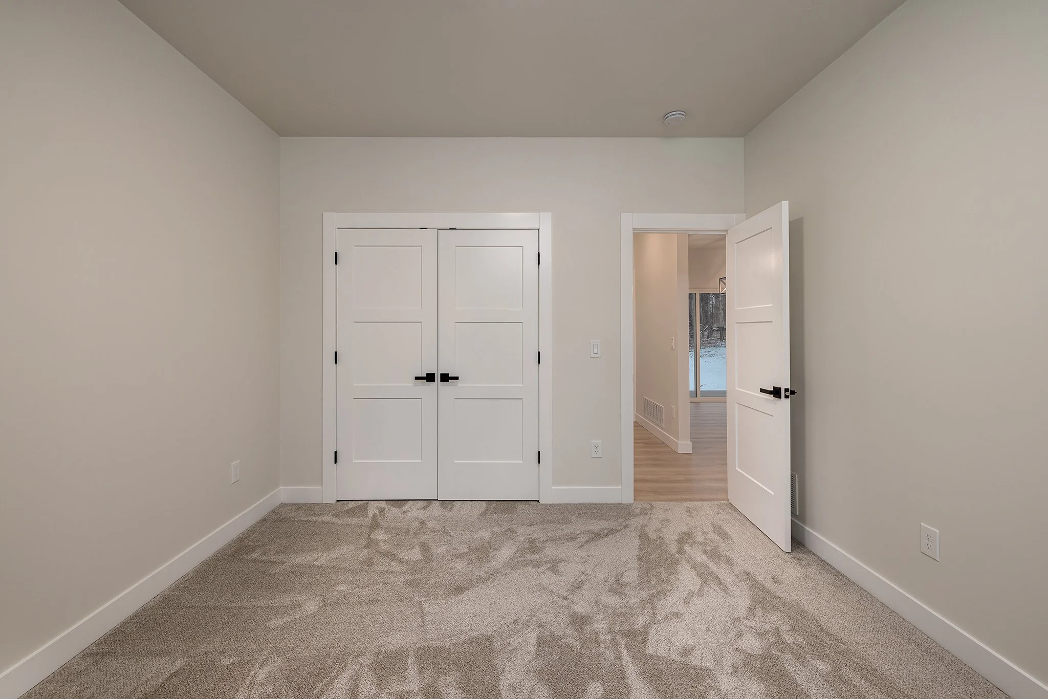 022_2025.11.20 . 1740 W Pipstone Dr.jpg