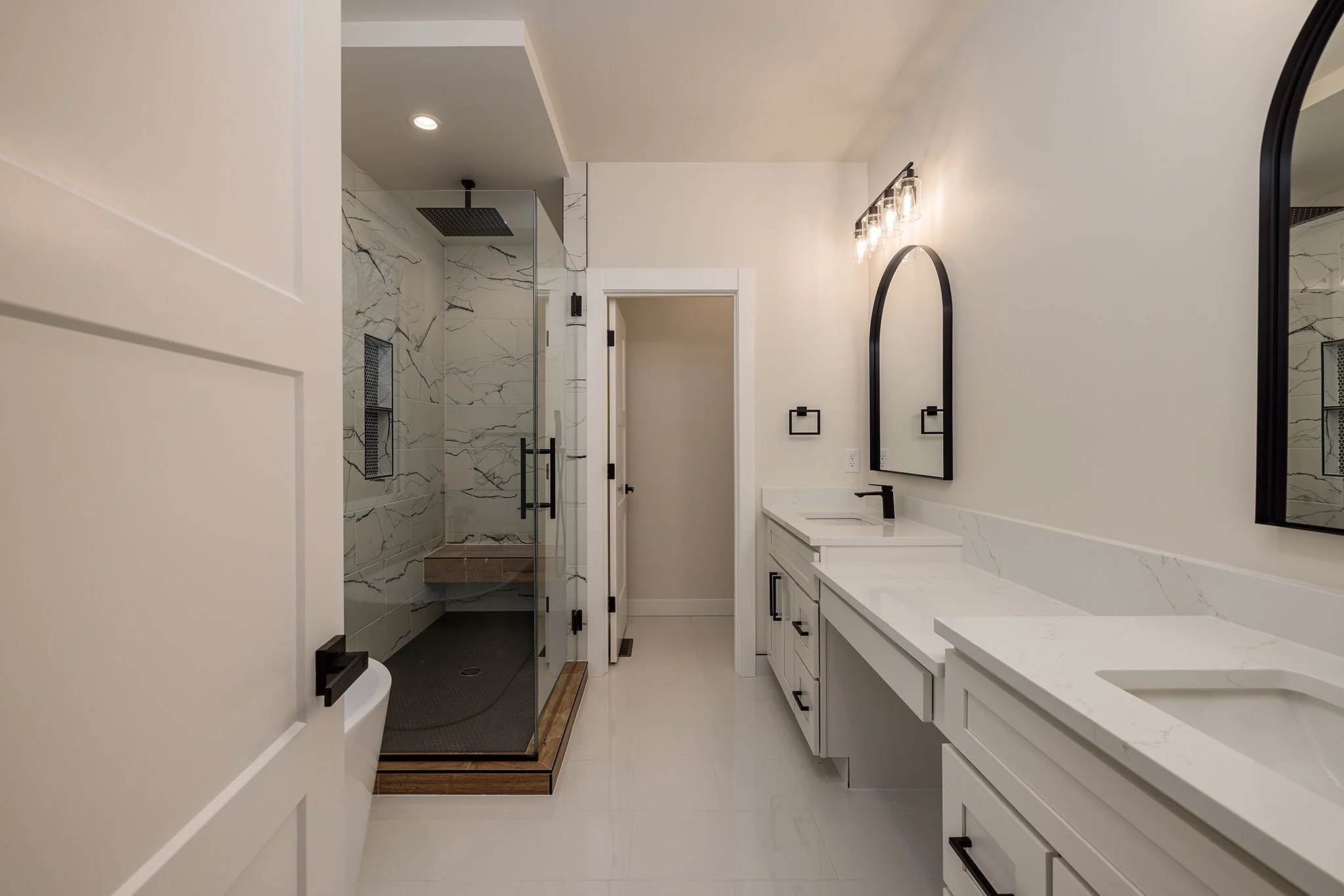 033_2025.11.20 . 1740 W Pipstone Dr.jpg