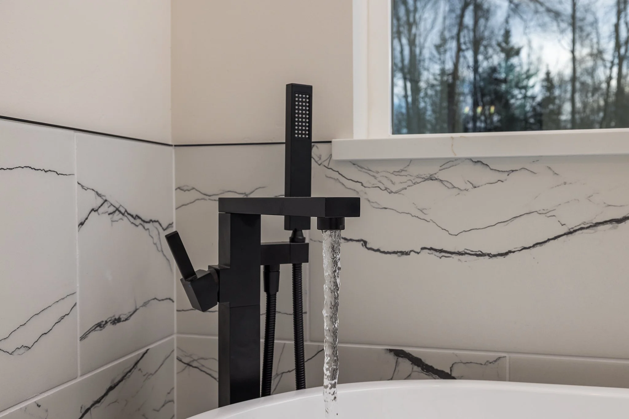 037_2025.11.20 . 1740 W Pipstone Dr.jpg