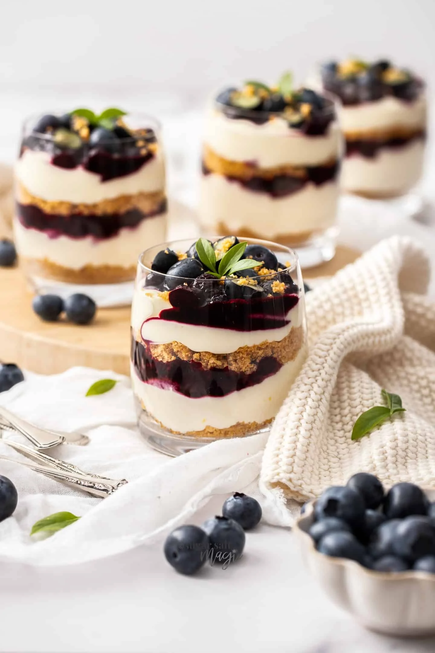 Blueberry-Cheesecake-Parfaits-4.jpg