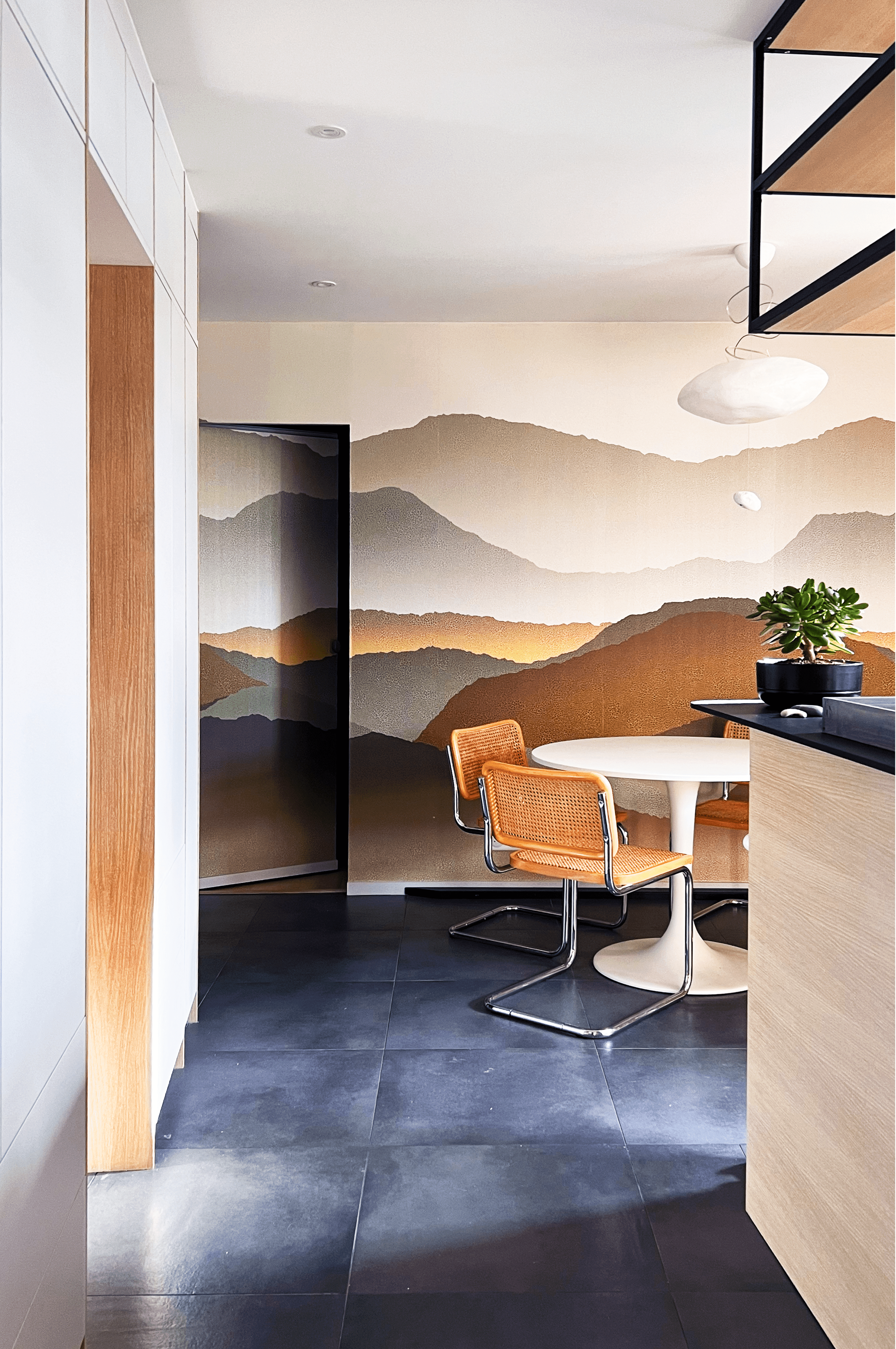 R Salle loin-min.png