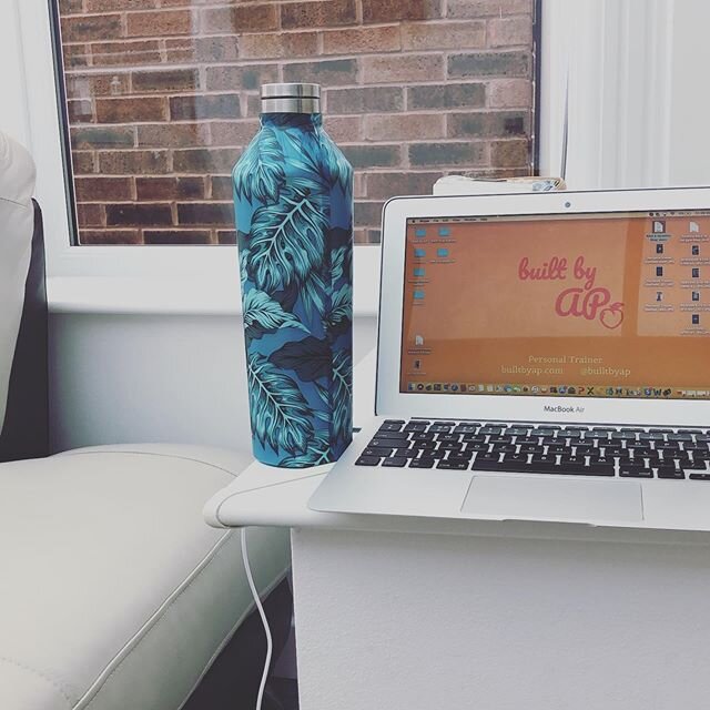Love me a good water bottle... Aldi trip last night 😆 did it for the air con! 
Ps my desktop need organising 😅 
#happyfridayeveryone #builtbyap #personaltrainer #sheffield