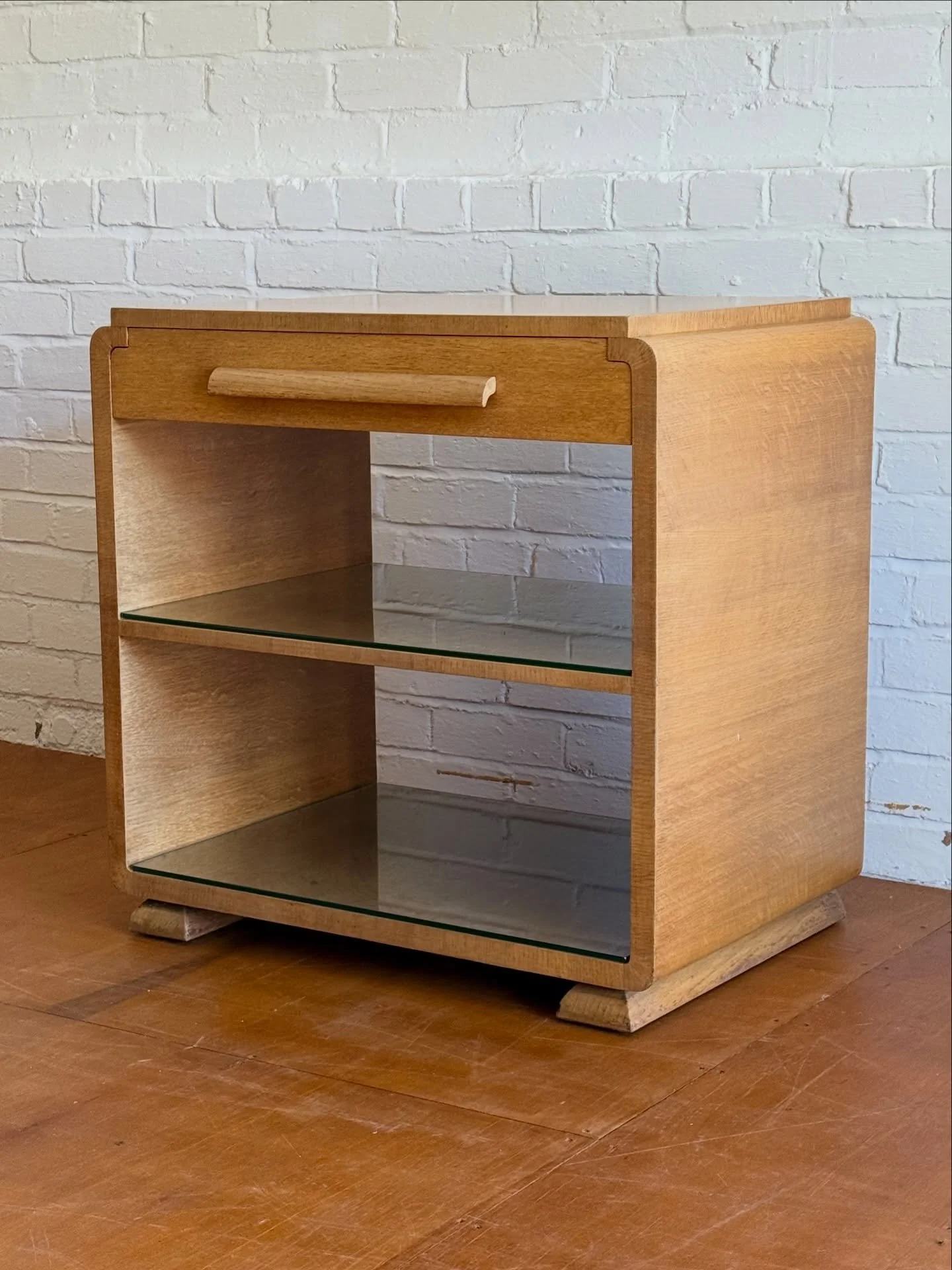 A small look at some of the stock coming tomorrow morning. We have a beautiful Solid oak Art Deco dining suite including, sideboard, smaller sideboard and dining table. Selected for it contemporary form it&rsquo;s in amazing condition for its age. A 