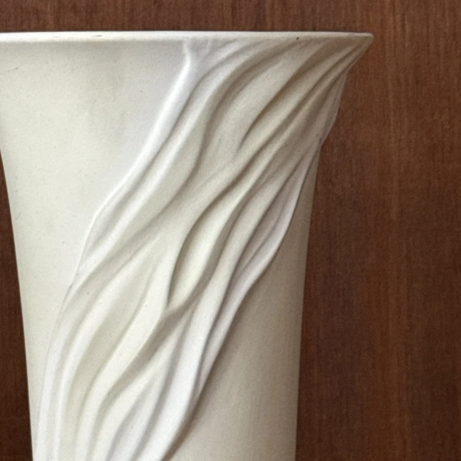 Italian ceramic uplighter, matt finish with draped detailing