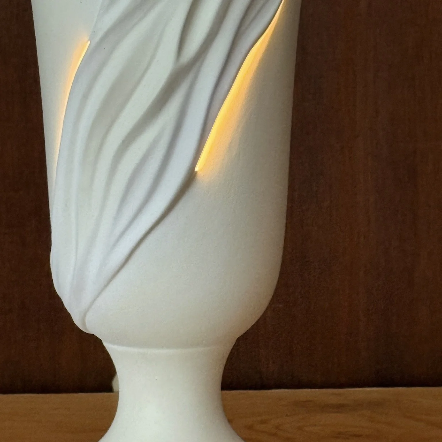 Italian ceramic uplighter, matt finish with draped detailing