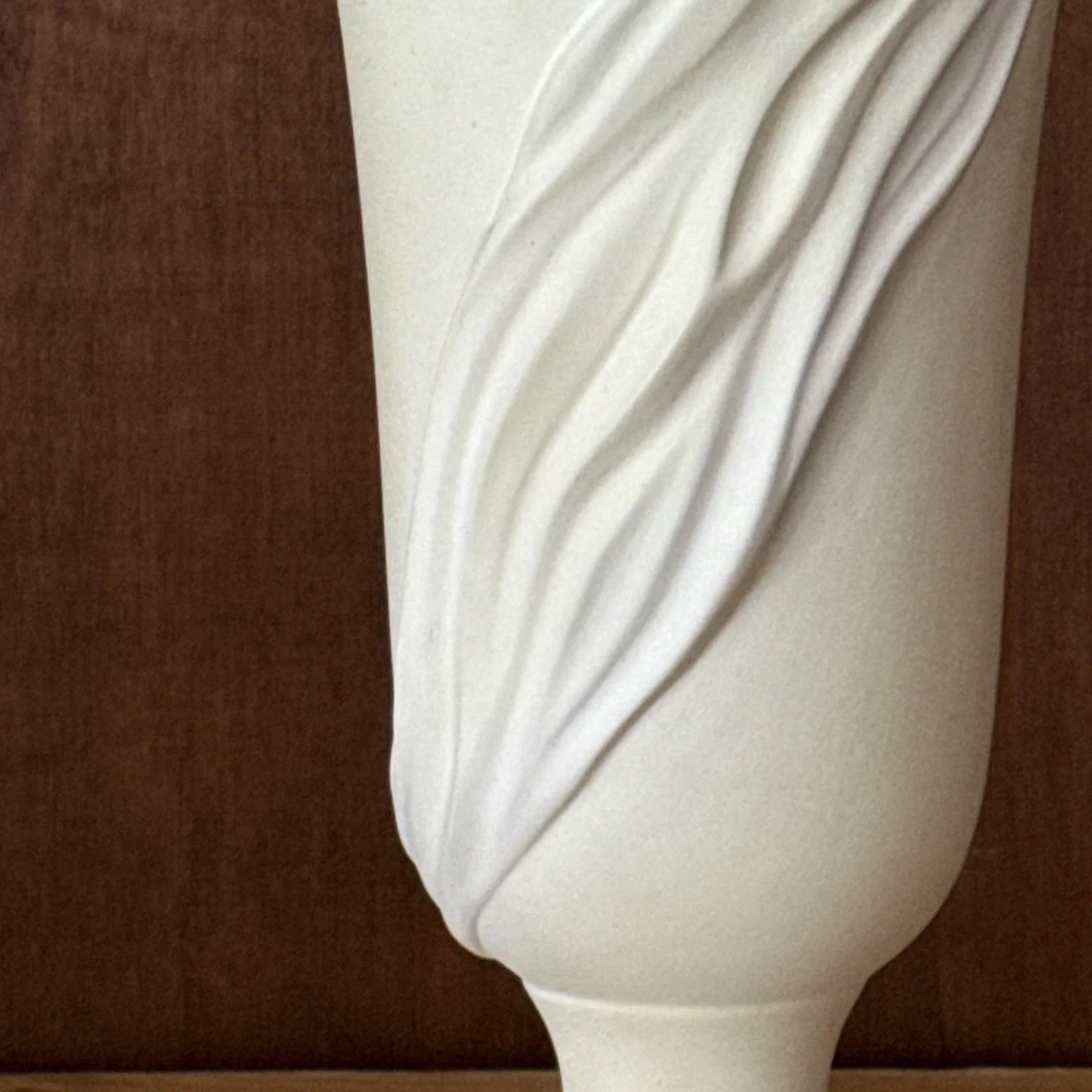Italian ceramic uplighter, matt finish with draped detailing