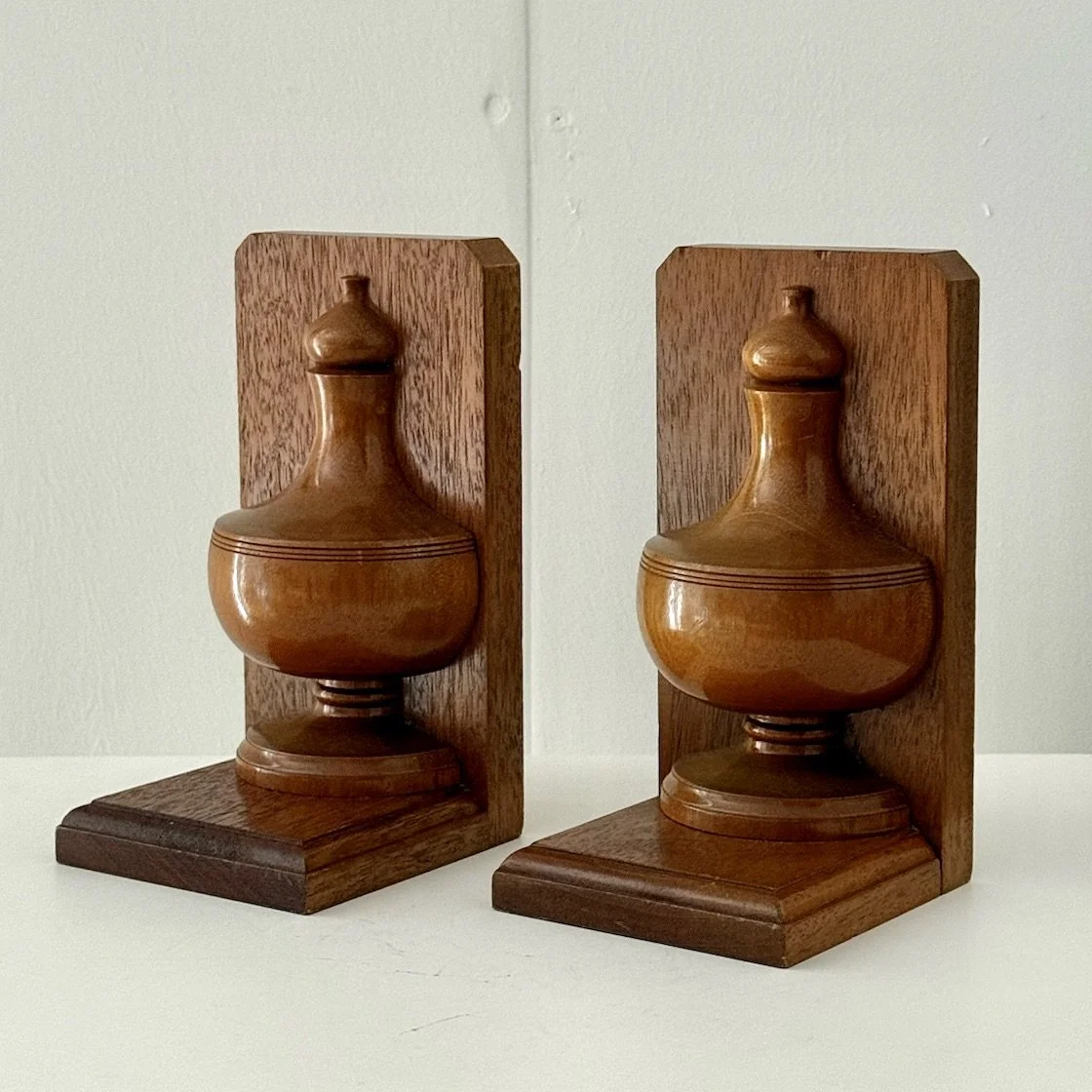 Neo-classical Bookends