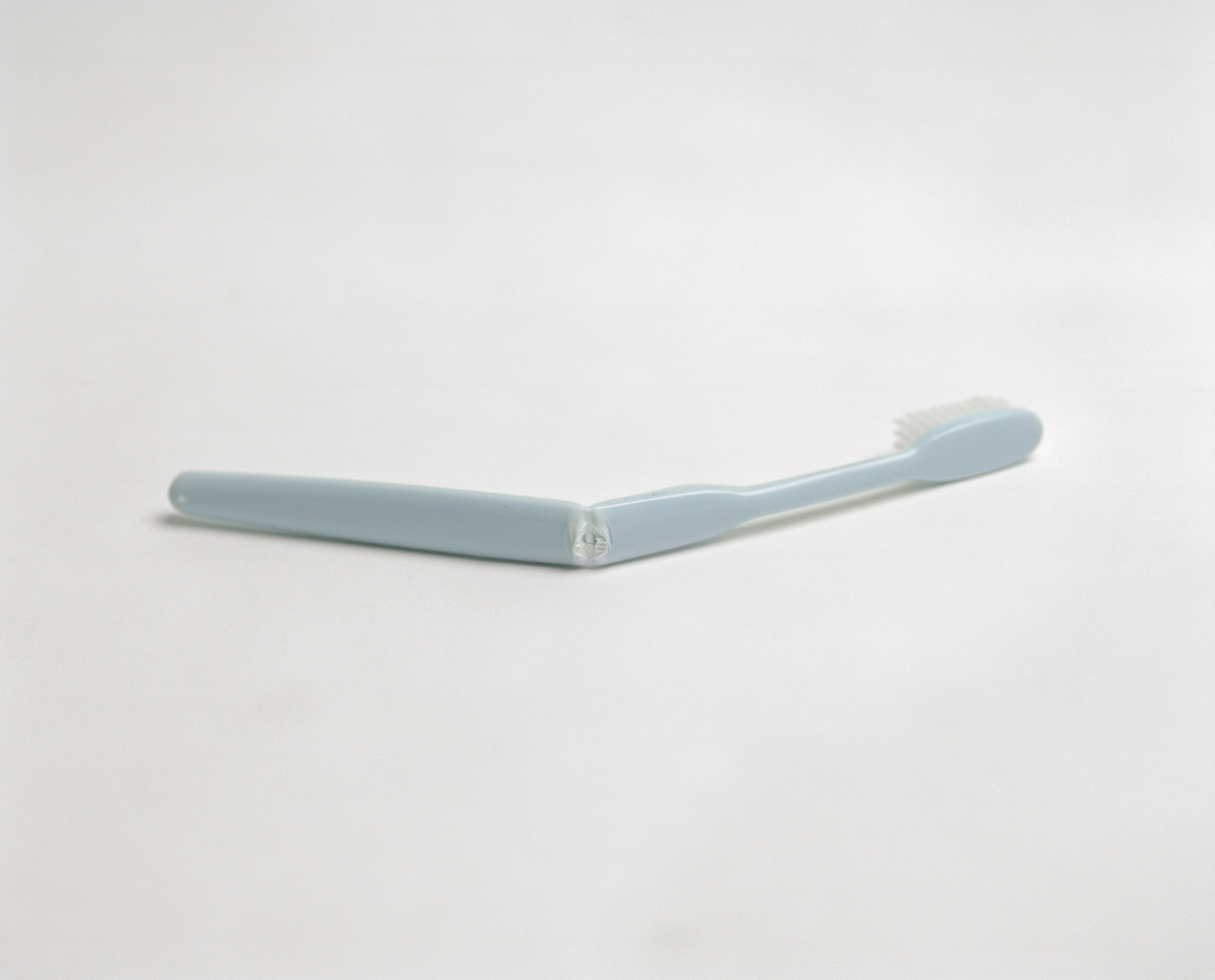 © Jean-Robert Dantou, La brosse à dents d’Agathe , From the series Objets sous contrainte, 2014. Courtesy Agence VU’