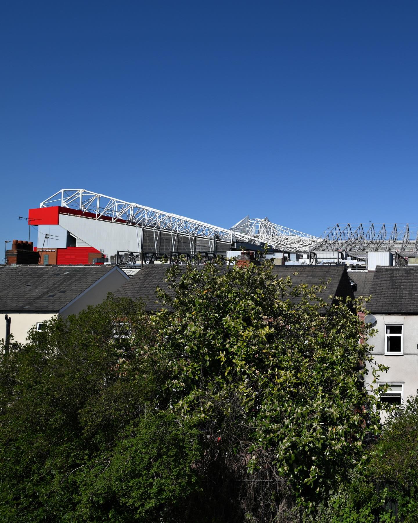 Manchester Derby ☀️👙⚽️

#manchesterunited #manchestercity #manchester #manchesterderby #oldtrafford #masonmount #jackgrealish #premierleauge #glazersout #115charges 

📸 for @footballfotographer
