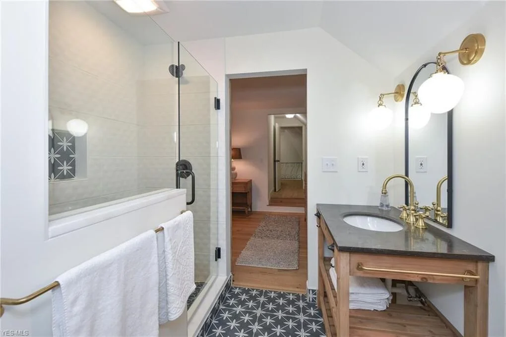 listing04-23.jpg