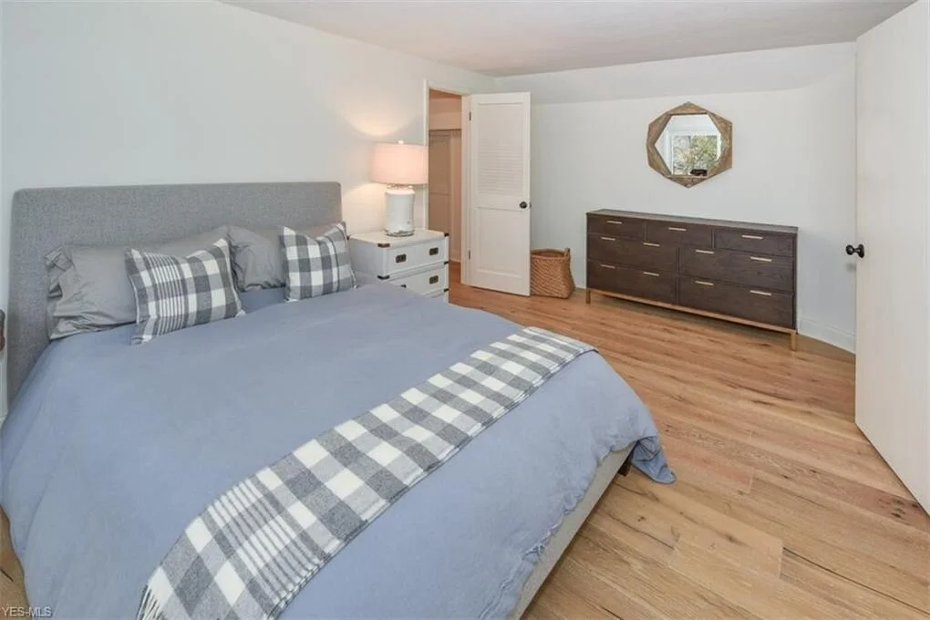 listing04-25.jpg