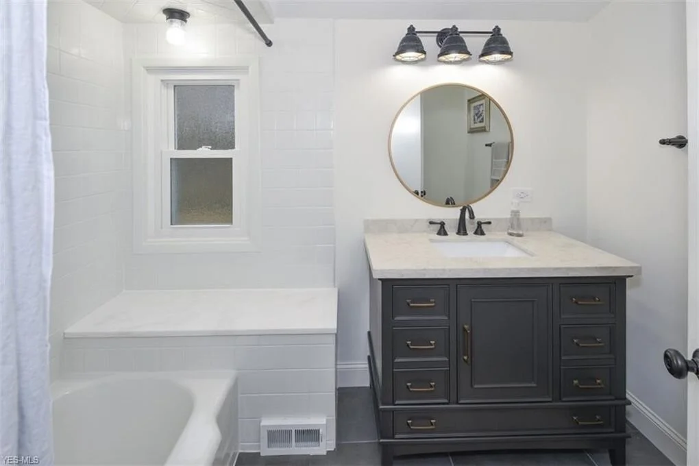 listing04-27.jpg