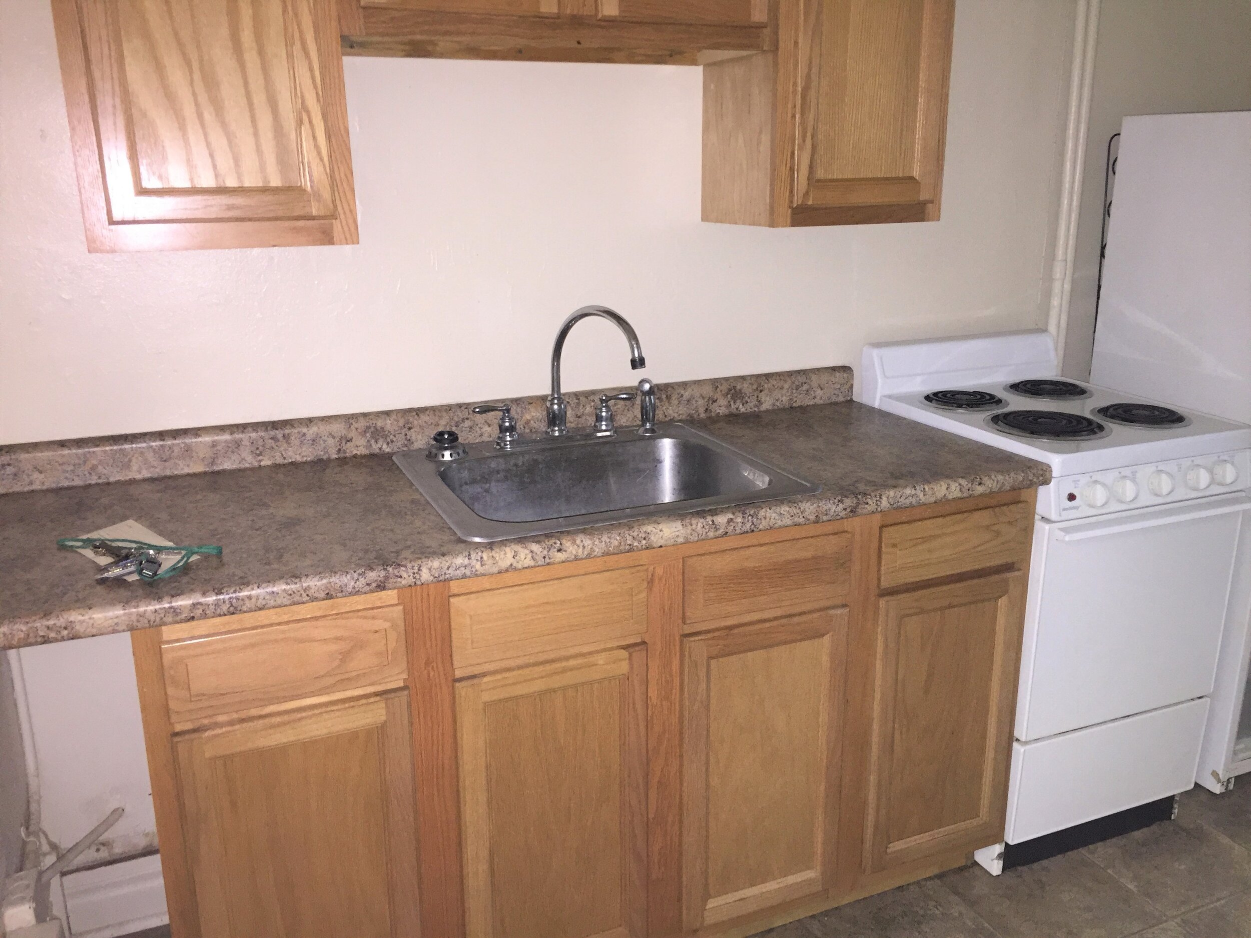 210 kitchen.JPG