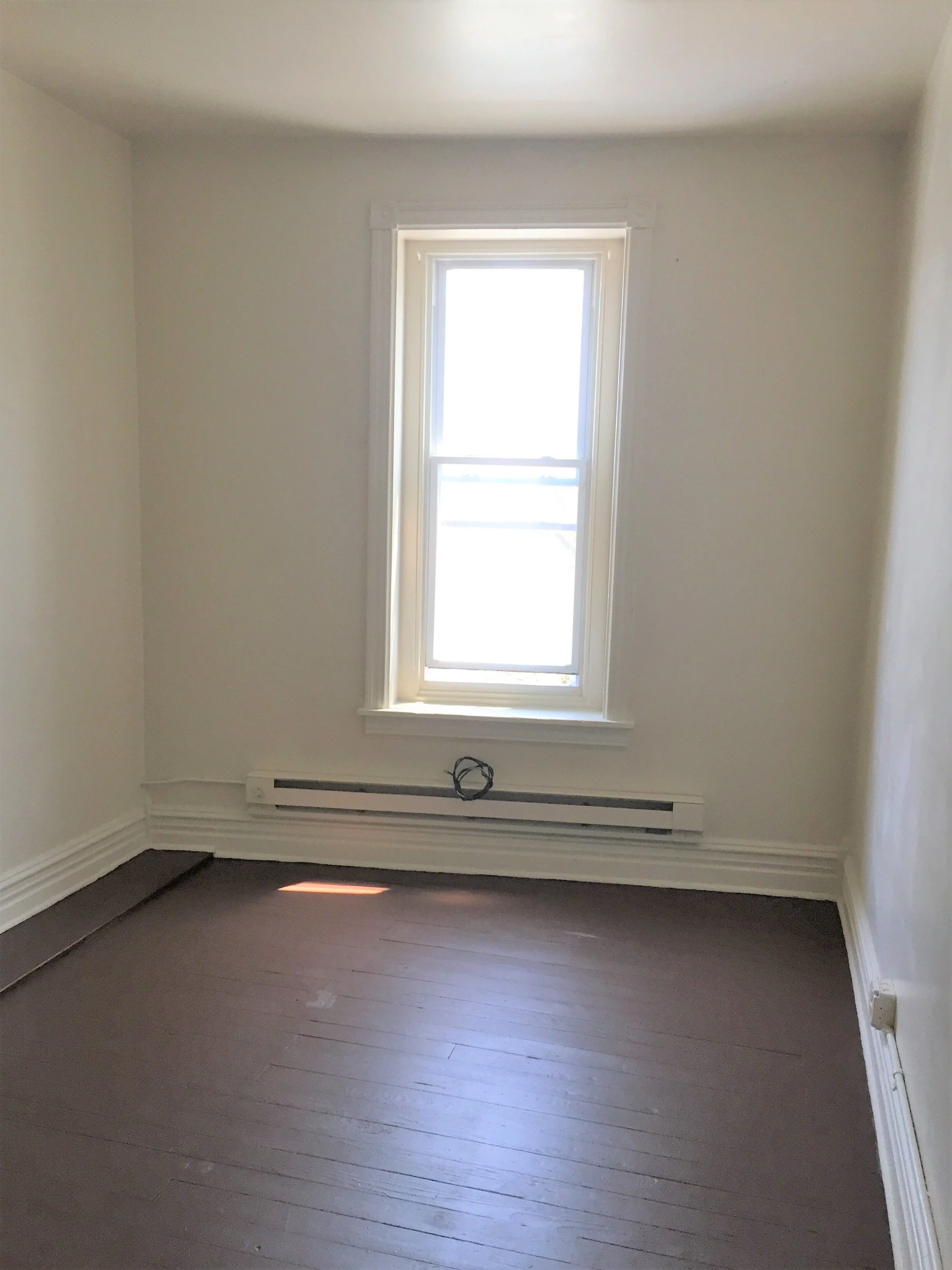 210 living room 1.JPG