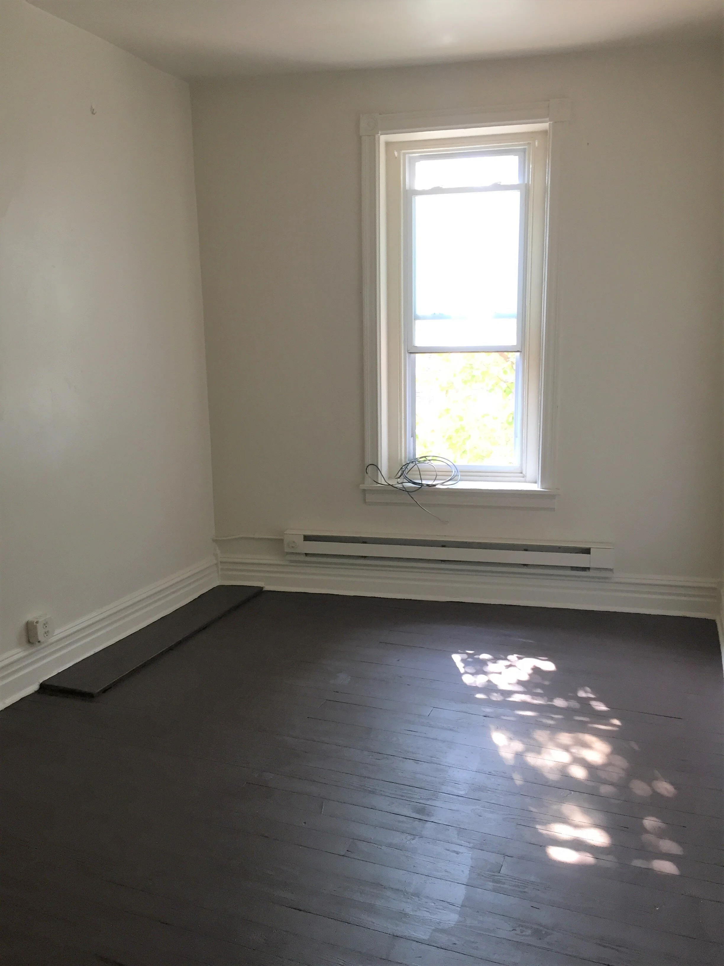 210 living room 5.JPG