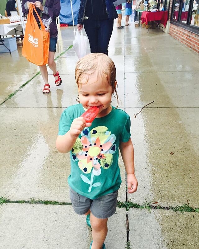 #tbt Longing for those carefree days @clintonvillefarmersmarket and enjoying a strawberry pop in the rain. 
#staystrong #clintonville #clintonvillefarmersmarket #ohio #farmersmarket #rain #rainyday #popsicles #strawberry #strawberrypopsicle #icepop #