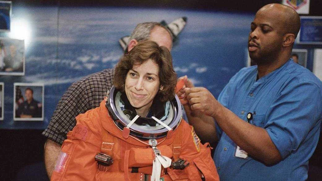 Ser Latinas - Ellen Ochoa 5.jpeg