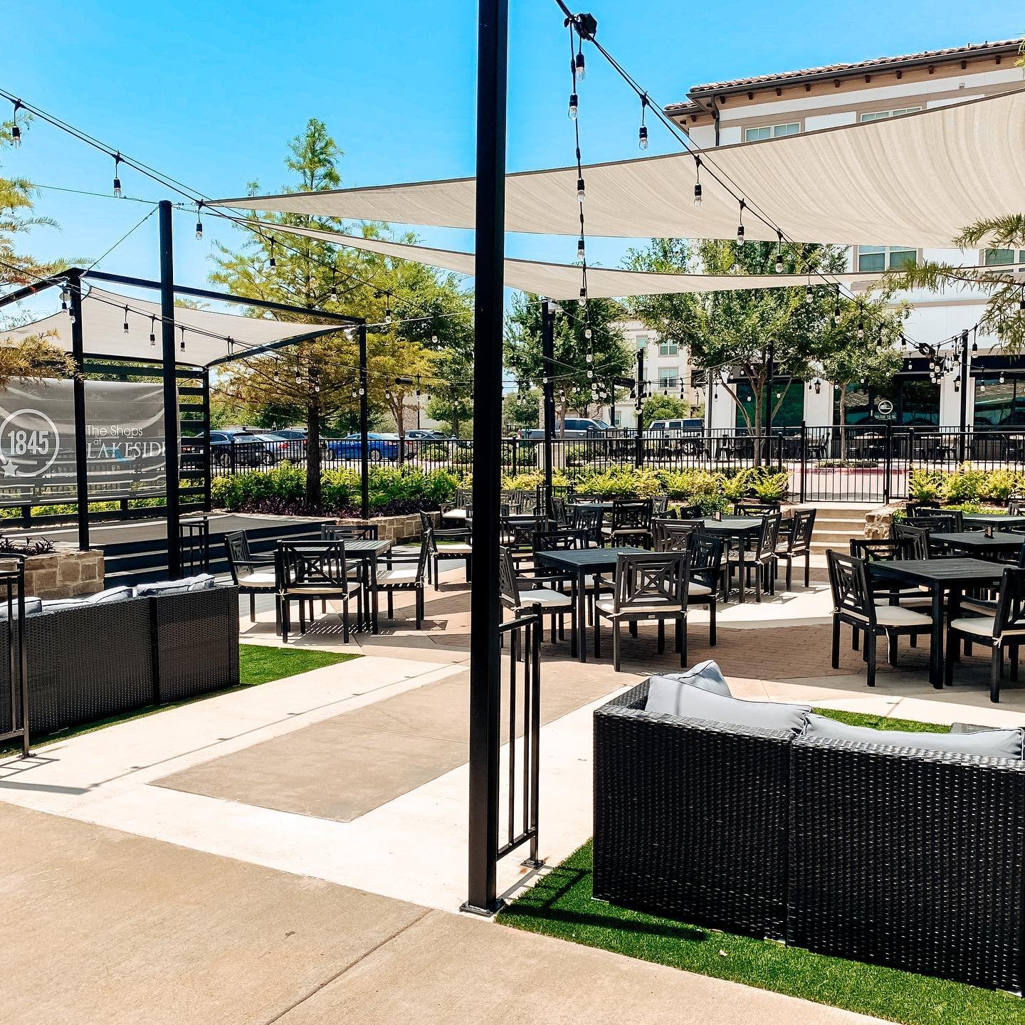 Happy Hour On The Patio At Lakeside