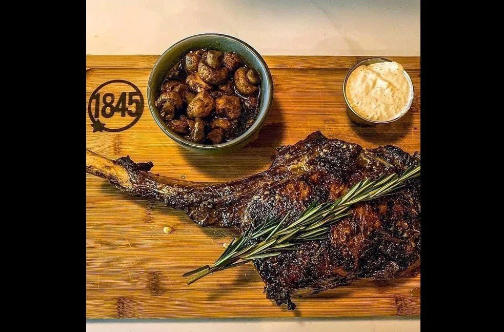 Kentucky Derby Watch Party &amp; Mom at 1845 Taste Texas