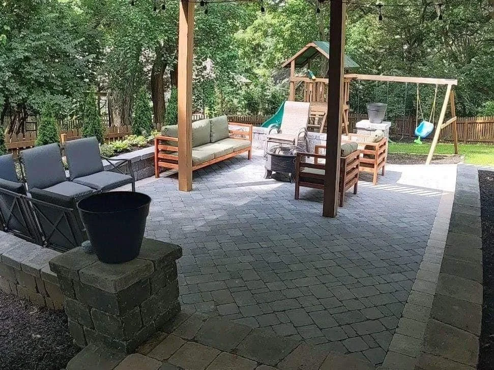 Patio 2.jpg