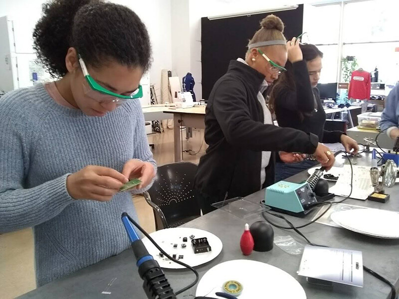 2017 Soldering Class Girls 800.jpg