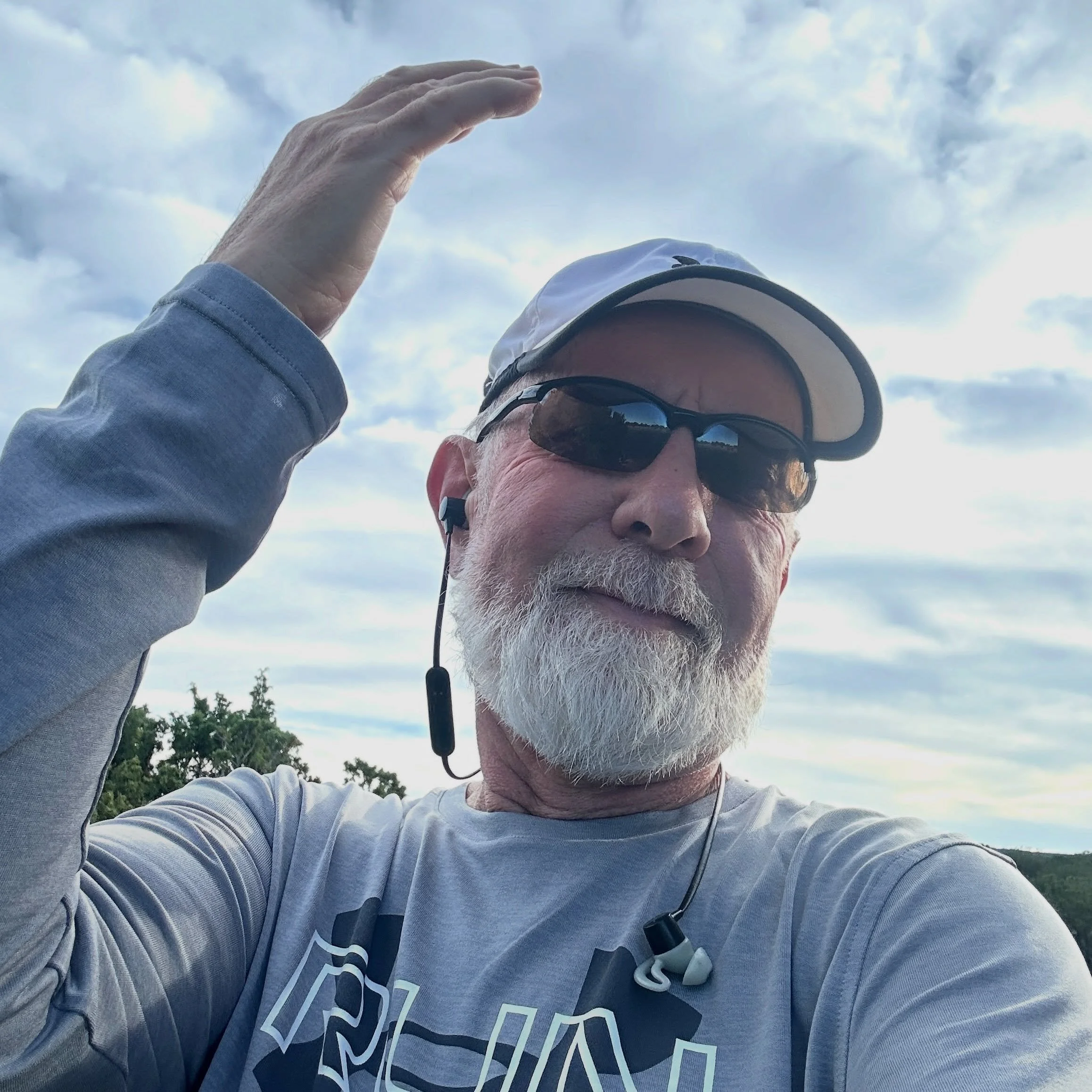 First morning with long sleeves since last spring. Cloudy and cool. Perfect running weather 😊😅🧡 It&rsquo;s Fall 🧡