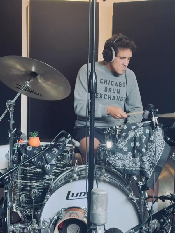 Had so much fun working on this @sombr track. Love the production on it. Original drums by @kane_ritchotte - swipe for drums only k bye