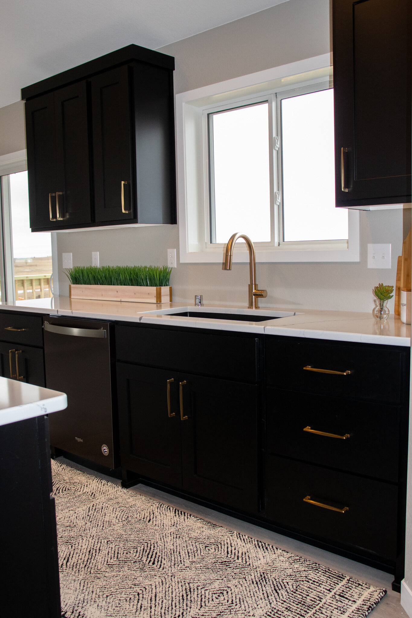 Black Kitchen Cabinets