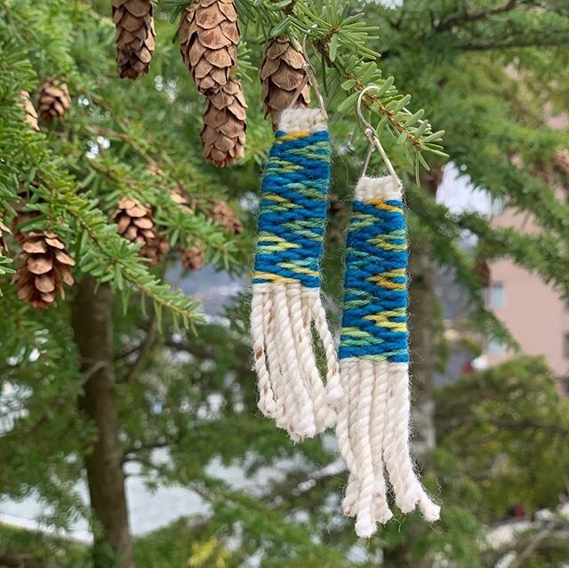 MOTHER&rsquo;S DAY SALE $20 off AND free Shipping!! Use Discount code: FORMAMA at  https://www.lilyhope.com/shop. #formama #sale #weaving #fineart #nativemade #ravenstail #lilyhopecouture #weaversofinstagram #textiles #earringsoftheday #getyours #gif