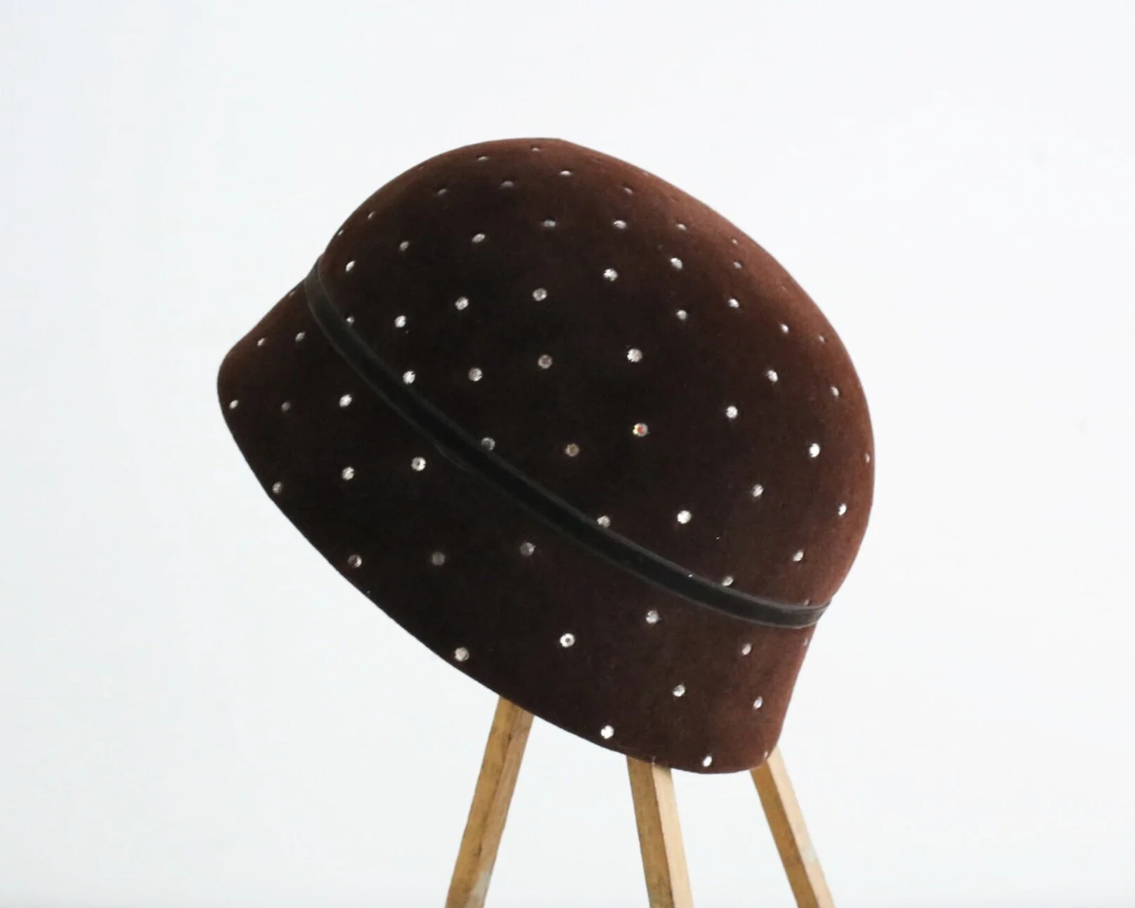 1950s brown velour cloche hat with diamante studs