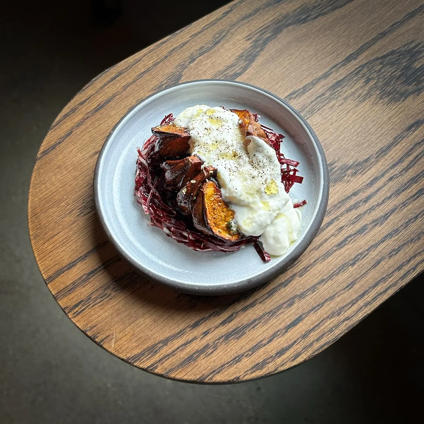 STRACCIATELLA

Black futsu squash, treviso, white balsamic vinaigrette 

#dinneratbarbs #bybarbara #barbararestaurant #chinatown #chinatownvancouver #chinatownyvr #supportlocalbusiness #supportlocal #supportlocalrestaurants #vancouverrestaurants #van