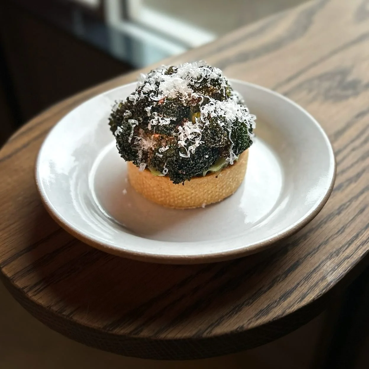 BROCCOLI TART 

Charred florets, grana padano 

#dinneratbarbs #bybarbara #barbararestaurant #chinatown #chinatownvancouver #chinatownyvr #supportlocalbusiness #supportlocal #supportlocalrestaurants #vancouverrestaurants #vancouverbusiness #bcwine #b
