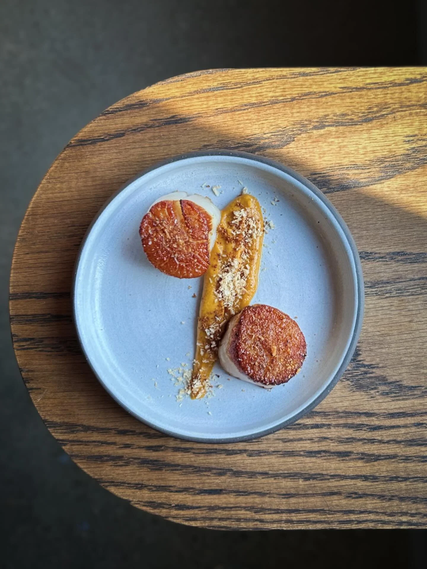 SCALLOPS 

Apricot butter, smoked scallop powder, hazelnuts

#barbararestaurant #vancouverrestaurant #bcwines #chinatownvancouver #barbaravancouver
