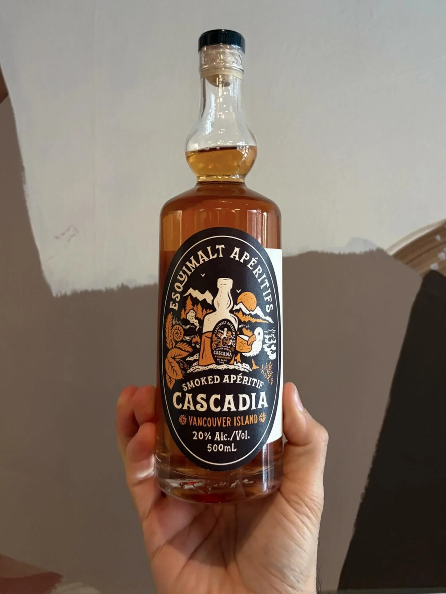 Esquimalt Smoked Ap&eacute;ritif Cascadia 

Made from mead, Esquimalt Ap&eacute;ritif&rsquo;s Cascadia is a love-letter to Vancouver Island. Sweet and smokey, this ap&eacute;ritif is bursting with berries, brine and pine, highlighting the vibrant bot