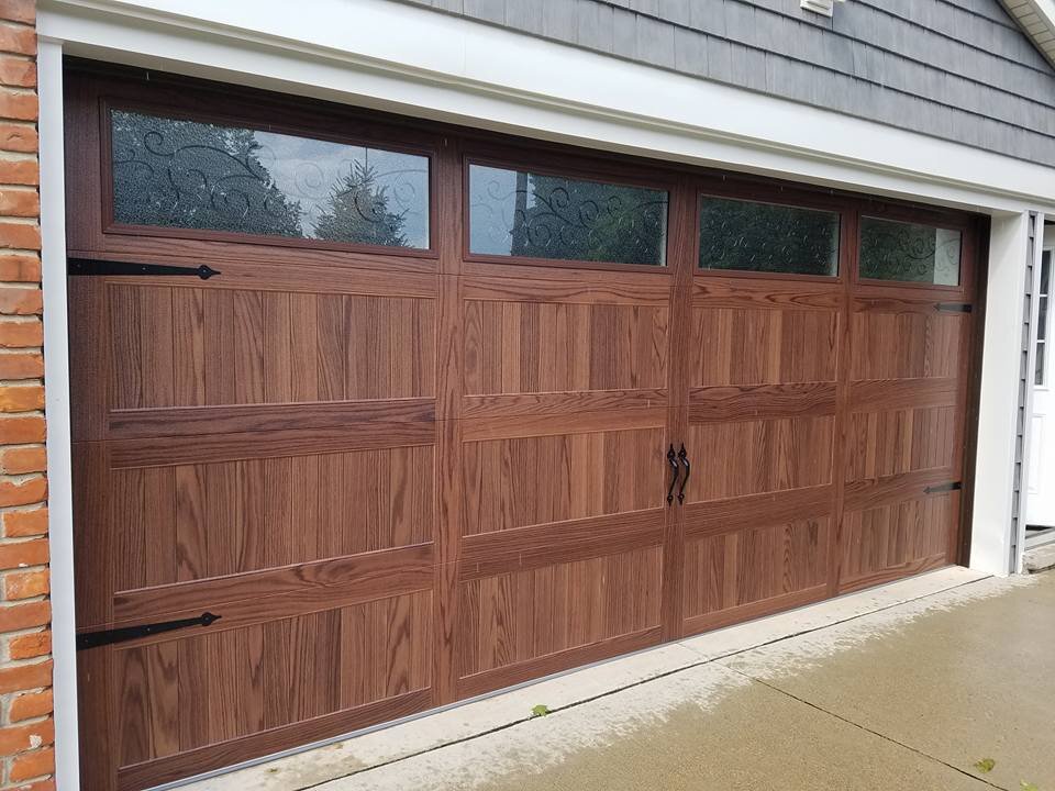 Pleasant Ridge Michigan New Garage Doors and Entry Doors