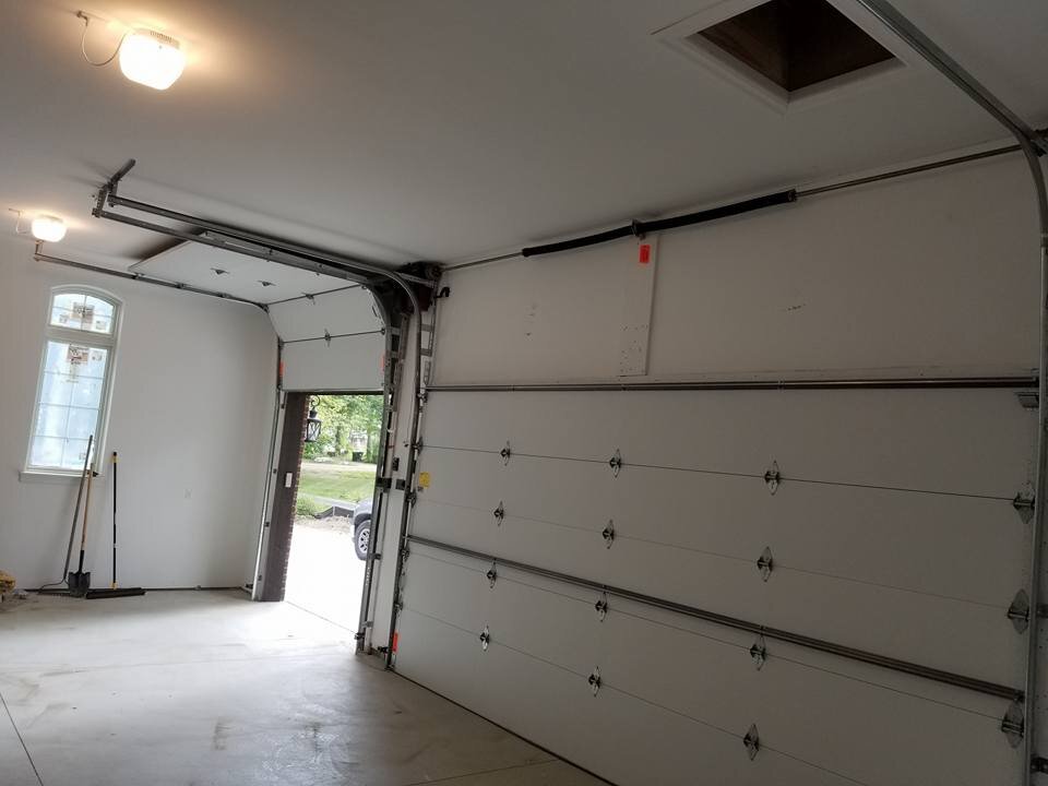 Garage Door and Opener Sales Repair and Installations in Bloomfield MI