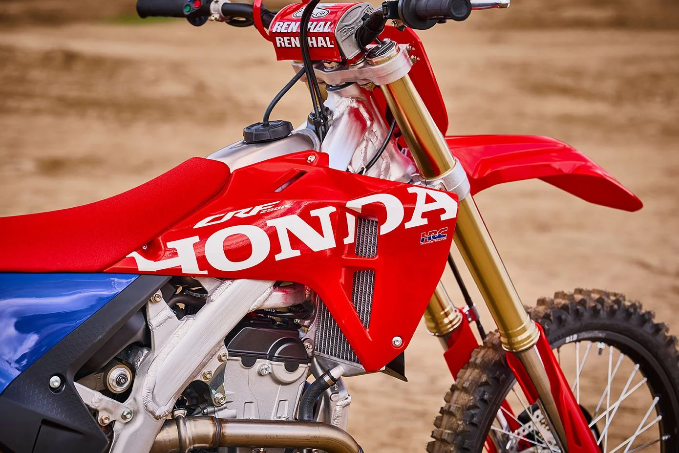 CRF250R_Detail_MY27_00036_rt_medres.jpg