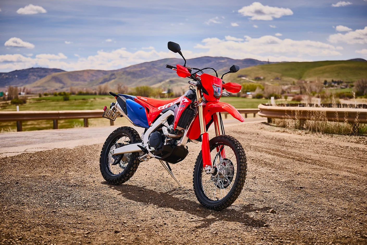 CRF450RL_Beauty_MY27_00908_rt_medres.jpg