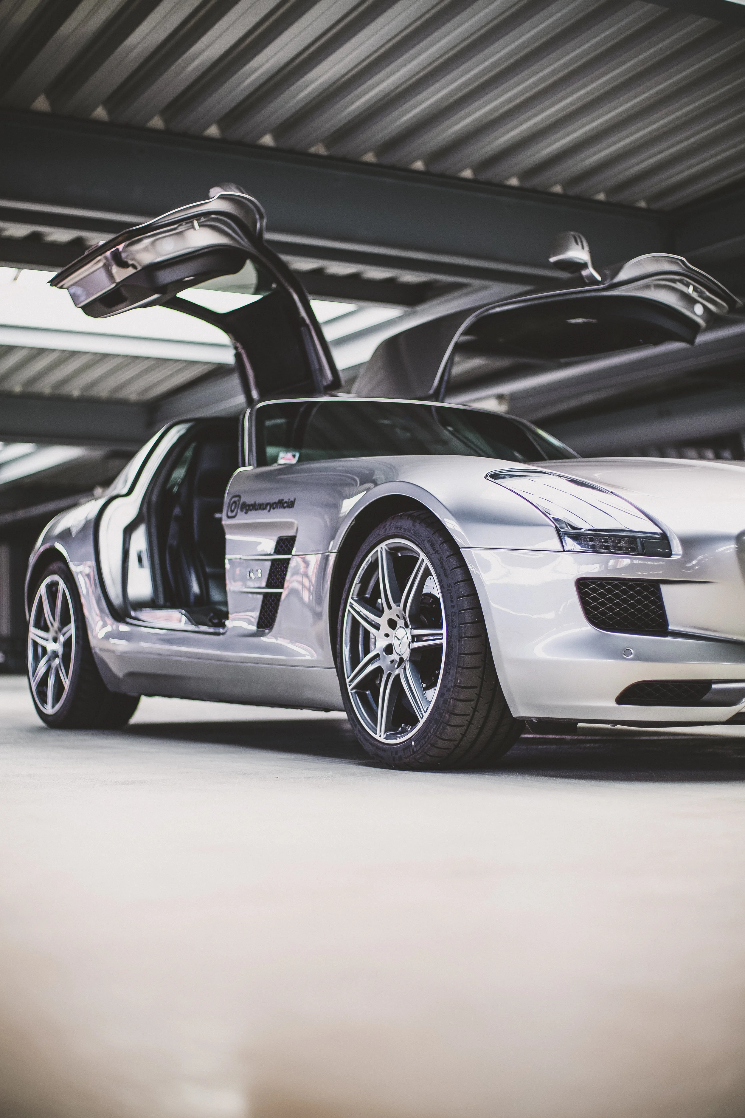 How does a self driving car drive itself?