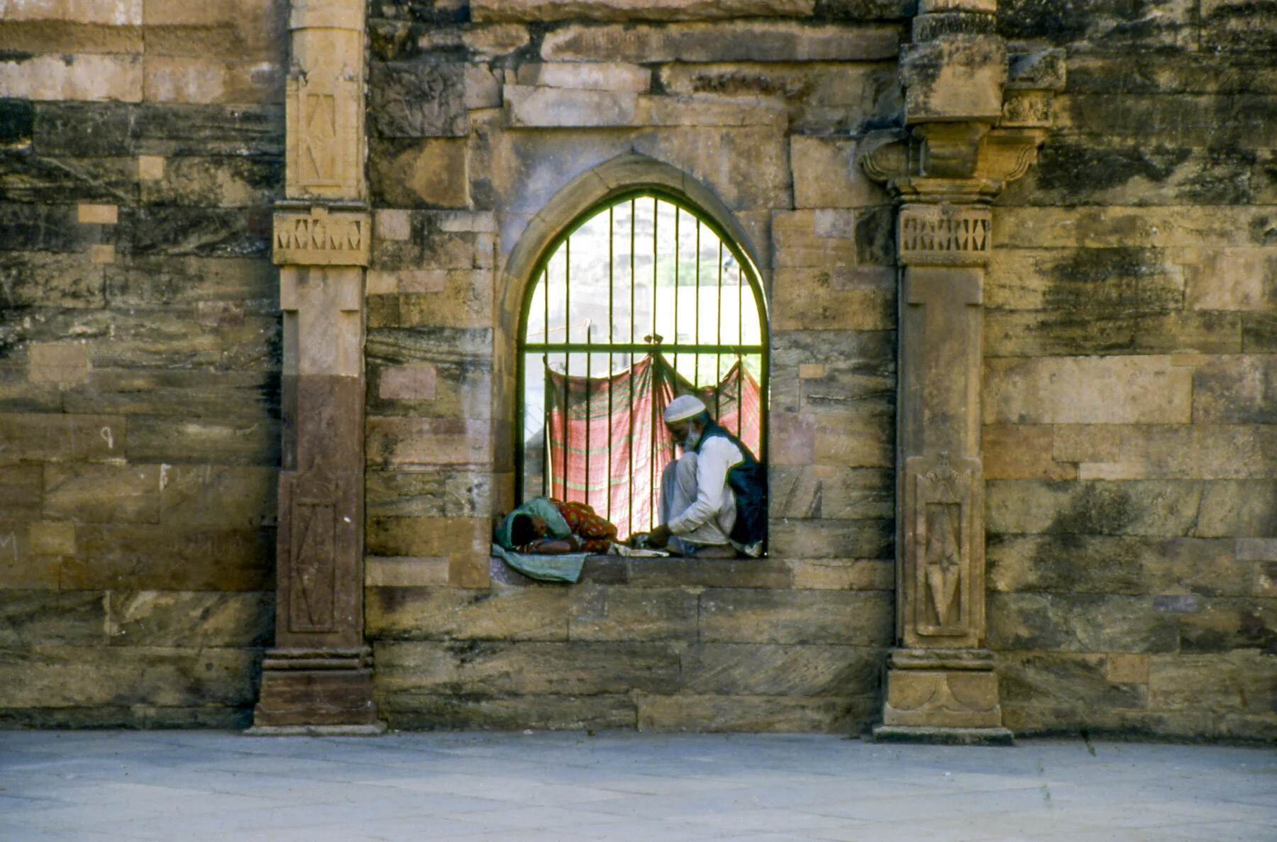 Indianwindowhang01.JPG