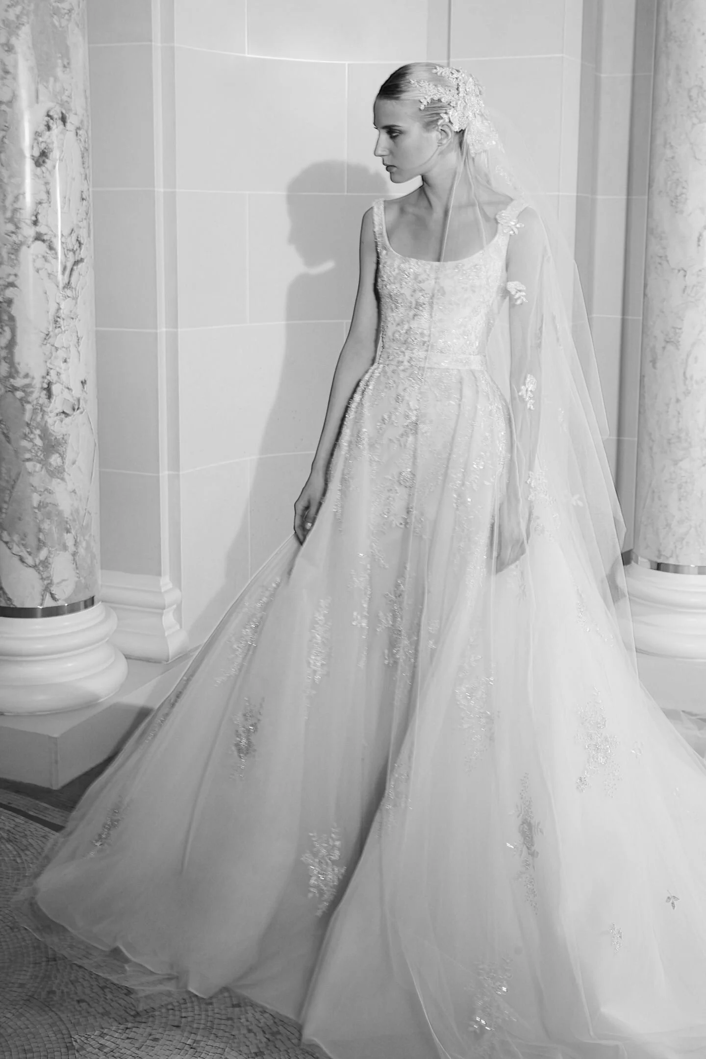 elie-saab-bridal-fall-19-8-a_1539593461.jpg