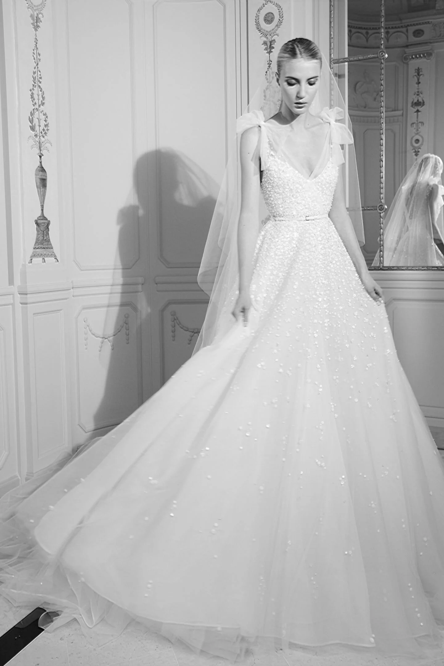 elie-saab-bridal-fall-19-16-a.jpg