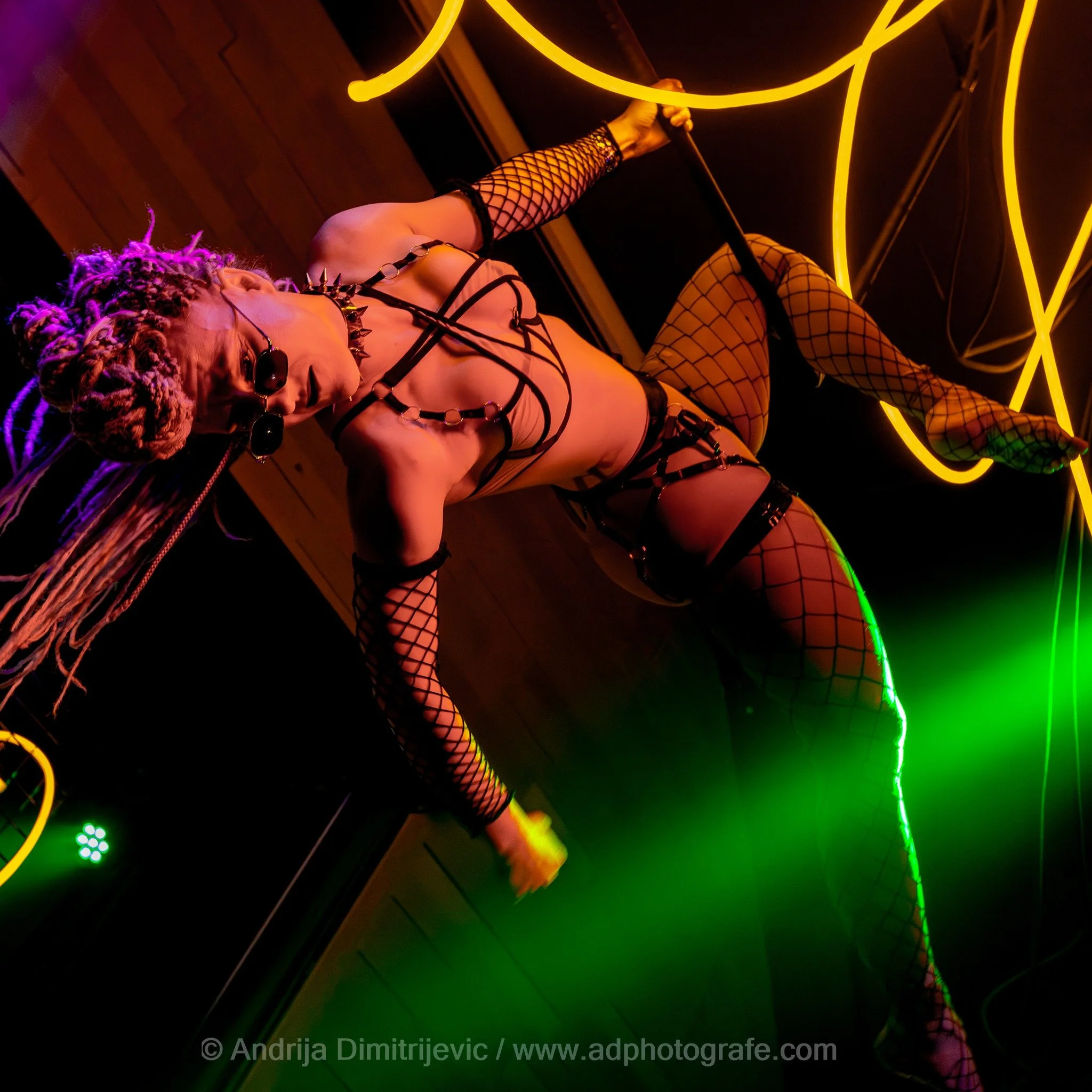 A big thank you to Zel Tyrant for their ongoing badassery as an aerial phenom and assistant stage manager for many of Impulse's stage schemes. 

You can find more photos of their performance at Hardwired x Techromancy on ImpulseTO.com in the gallery 