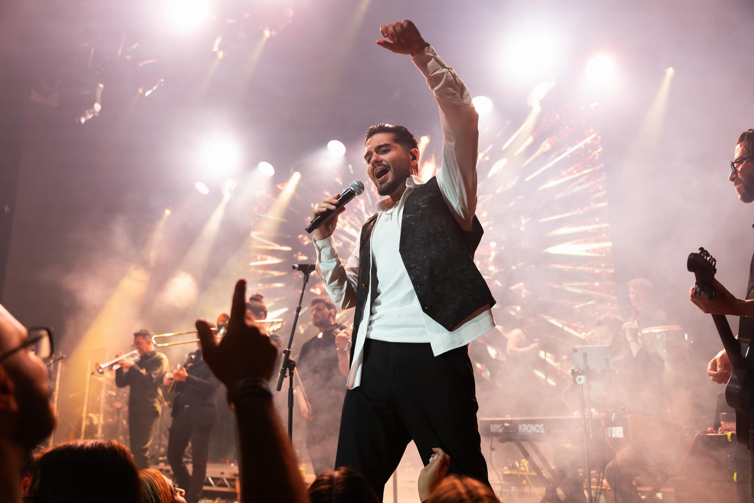 @xmastoras @melisses_official performing live in Adelaide, Australia at @hindleystmusichall 29 May 2026

Promoter @nextgenerationeventsau 
Photography @yanni.stath

#melisses #xmastoras #christosmastoras #greekmusic