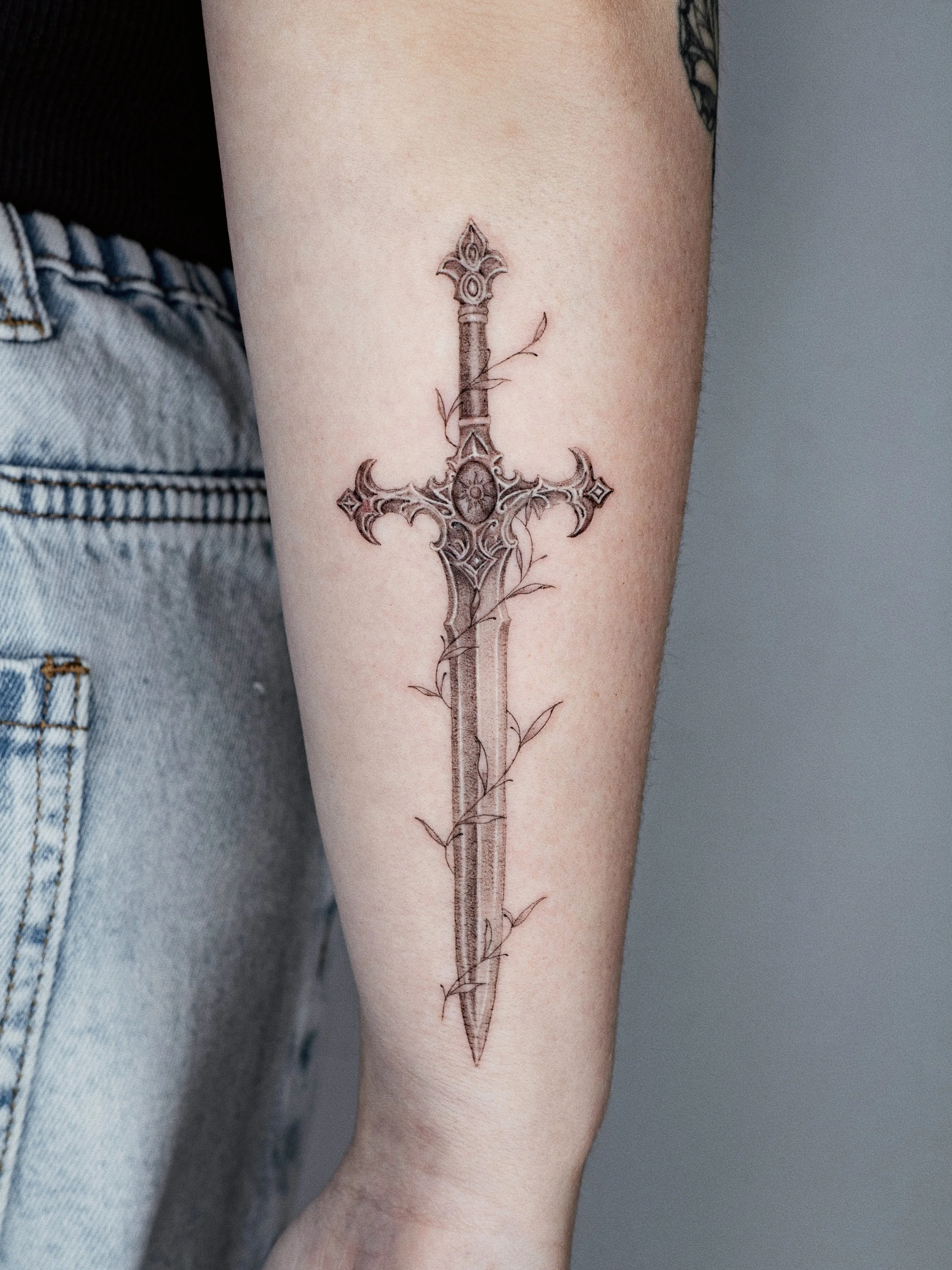 🗡️ Ornate dagger for a beaut. Keen to make more weapons.

#stenatatts