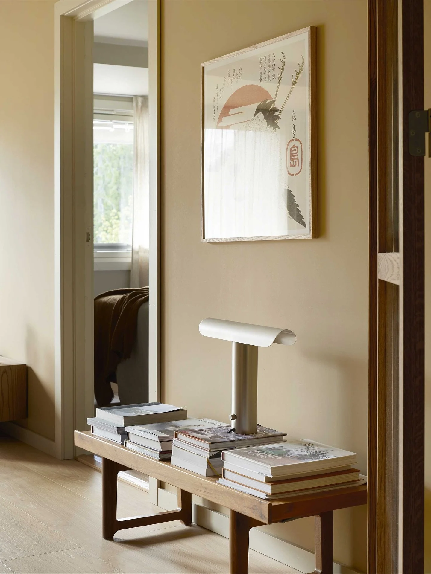 Med varmt treverk og kontraster i stein og st&aring;l har terrasseleiligheten fra 70-tallet blitt det perfekte hjemmet til interi&oslash;rarkitekt Ida og familien - les Interi&oslash;rMagasinet i helgen :)
 
FOTO: @fotografmfj tekst: @maimorseth for
