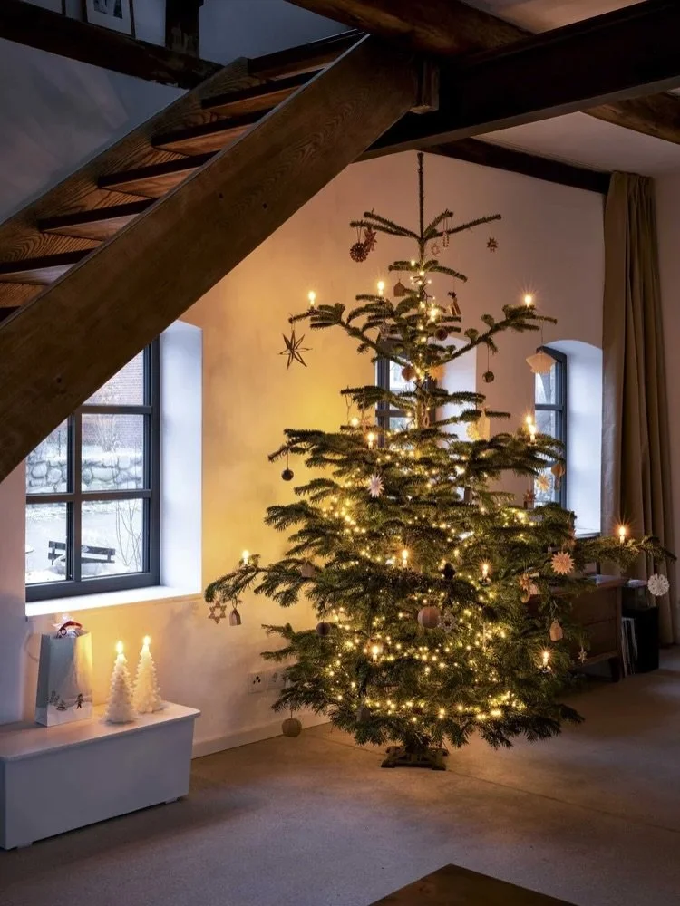 N&aring;r &aring;ret n&aelig;rmer seg slutten, vil vi gjerne takke deg for at du har v&aelig;rt med p&aring; Interi&oslash;rMagasinets reise gjennom 2025. Det er mange som bidrar til at magasinet kommer ut. 
Vi &oslash;nsker deg en fredelig og minner