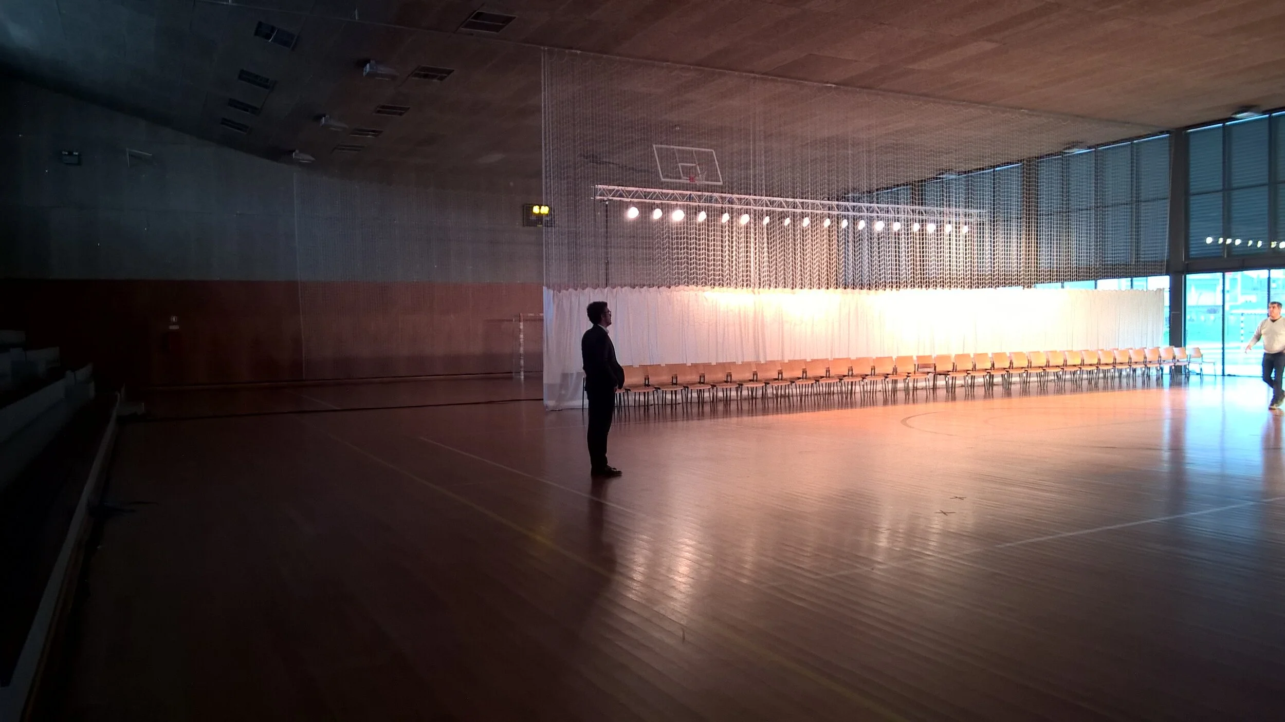 Basic principles of room acoustics