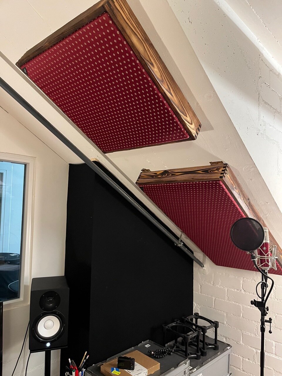 Absorbers on the sloped ceiling