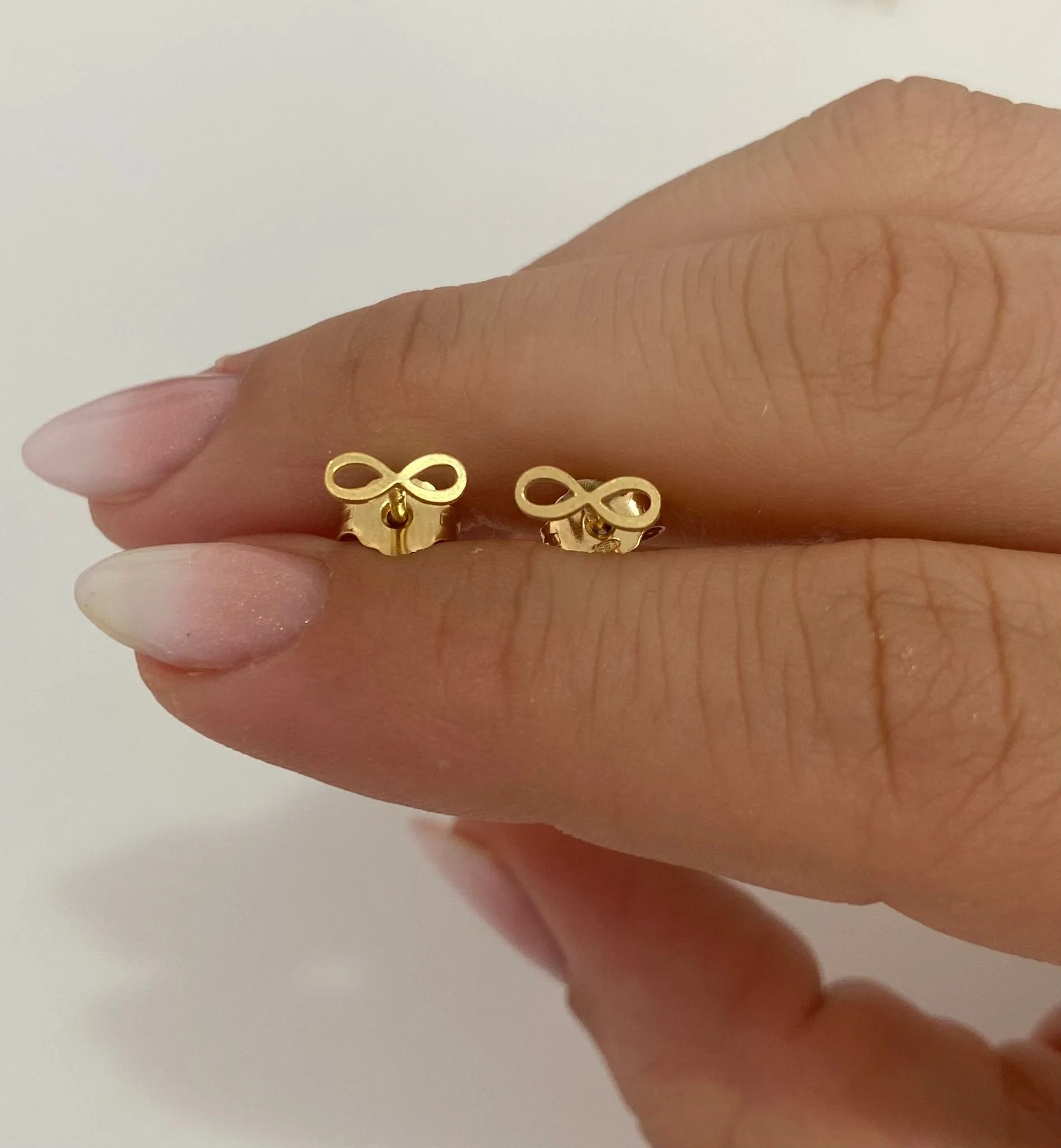 PENDIENTE MINI INFINITO ORO